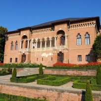 ПРИКАЗНИ ЗАМЪЦИ И СРЕДНОВЕКОВНИ ГРАДОВЕ В КАРПАТИТЕ